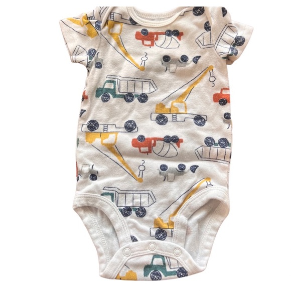 CARTERS 3 PIECE TRACTOR SET: HOODIE, ONSIE AND JOGGER. (0-3months) - Picture 4 of 4
